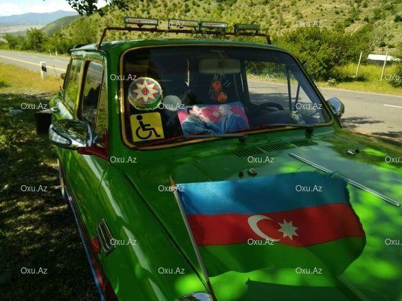 65 yaşlı sürücü qəribə avtomobili ilə Azərbaycanı gəzir - FOTO