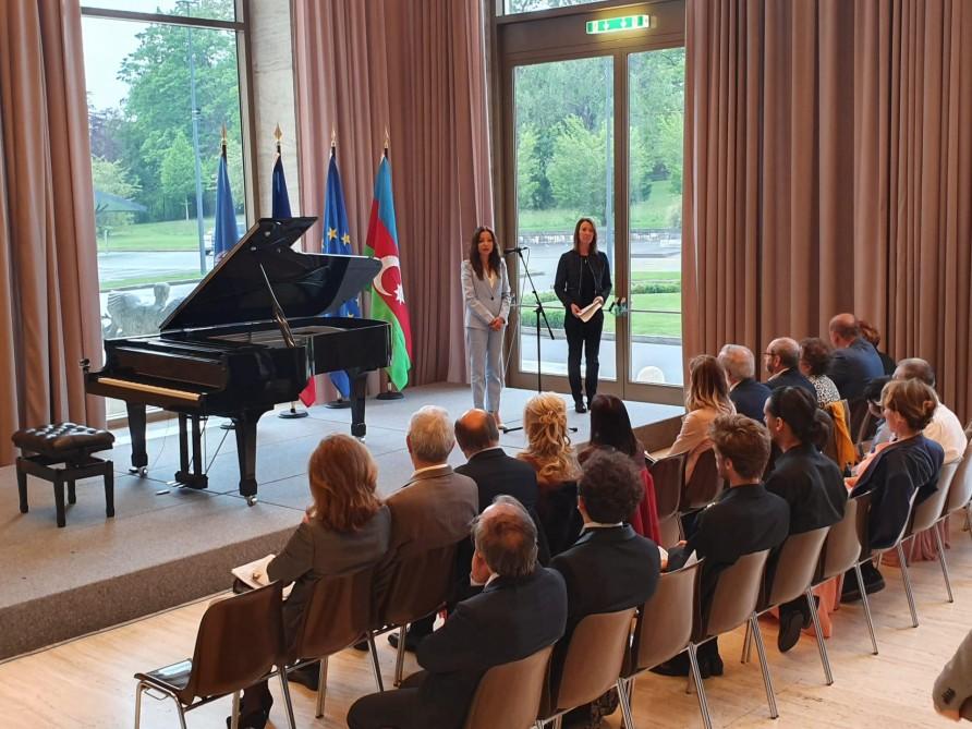 İsveçrədə pianoçuların beynəlxalq müsabiqəsi keçirilib - FOTO