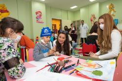 Heydər Əliyev Fondunun vitse-prezidenti Leyla Əliyeva Milli Onkologiya Mərkəzinin Uşaq Klinikasında olub - FOTO