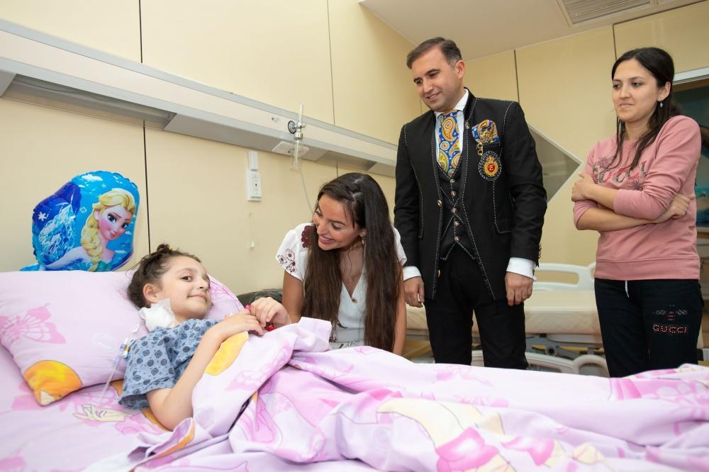 Heydər Əliyev Fondunun vitse-prezidenti Leyla Əliyeva Milli Onkologiya Mərkəzinin Uşaq Klinikasında olub - FOTO