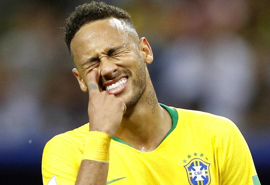 Neymar zədələndi və ağladı - FOTO