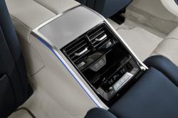 BMW 8 Series Gran Coupe modelinin interyeri üzərindən sirr pərdəsi götürüldü - FOTO