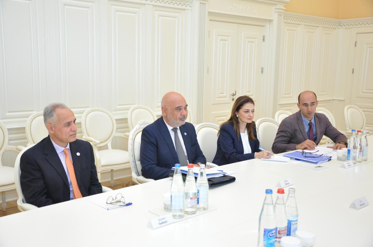 Baş nazirin müavini Əli Əhmədov BMT-nin Dövlət Xidmətləri Forumunun iştirakçıları ilə görüşüb - FOTO
