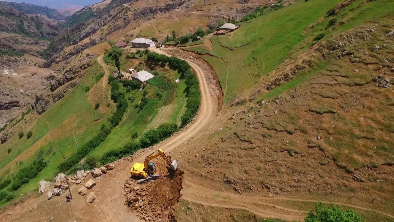 4 məntəqəni birləşdirən avtomobil yolu yenidən qurulur - FOTO