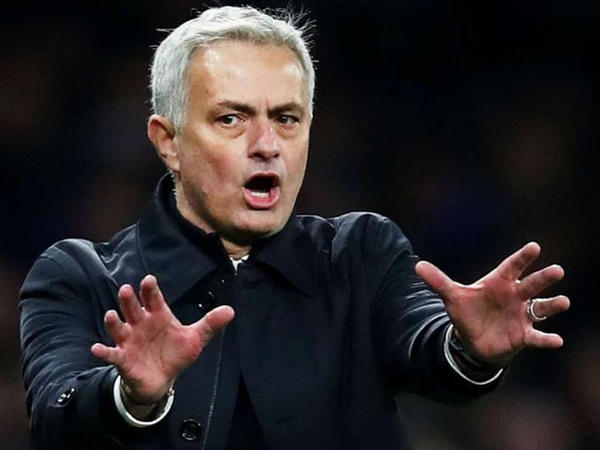 UEFA-dan Mourinyoya &quot;zərbə&quot;