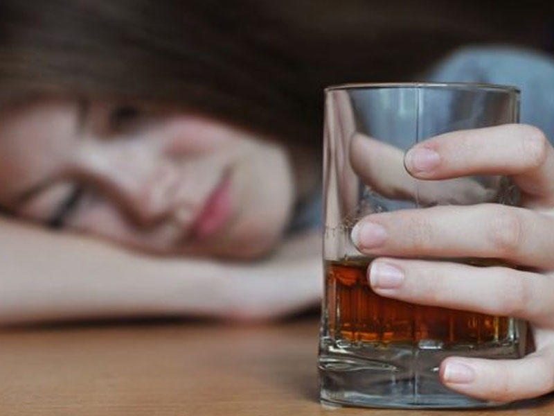 Alkoqol istifadəsi xərçəng riskini artırır - ARAŞDIRMA