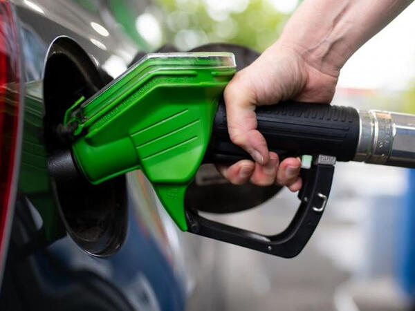 Britaniyada benzinin qiyməti yeni tarixi maksimuma çatıb
