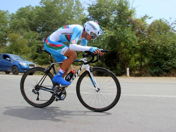 Bakıdakı velosiped yollarında təhlükəsizlik sədləri yerləşdirildi