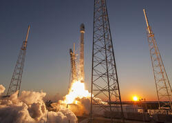 &quot;SpaceX&quot; şirkətinin raketi yeni &quot;Starlink&quot; peykləri qrupu ilə orbitə çıxacaq