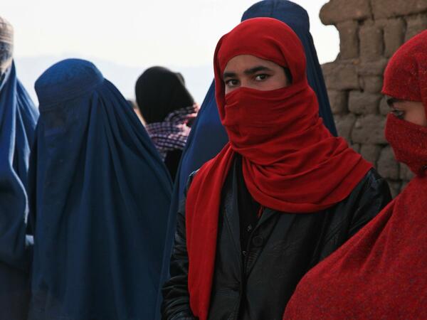 BMT TŞ Talibana qadınlarla bağlı çağırış edib