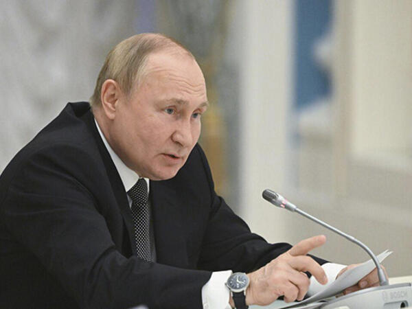Dollar “kiçilib”, rubl isə möhkəmlənib - Putin