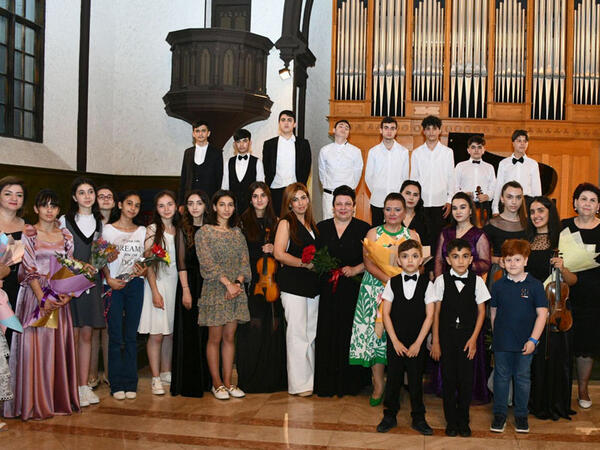 “Gənclərə dəstək” layihəsi iştirakçılarının yekun-hesabat konserti keçirilib - FOTO