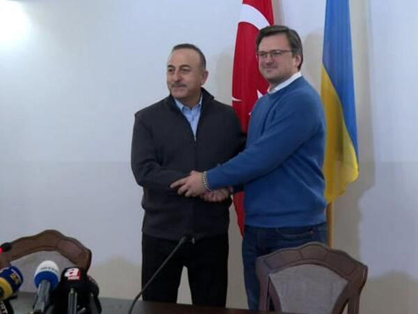 Çavuşoğlu Ukrayna ukraynalı həmkarı ilə danışıb