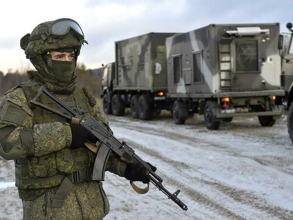 Belarus ordusu mövqelərini gücləndirir - Ukrayna