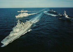 NATO-nun gəmiləri Tallinə <span class="color_red">gəldi</span>