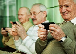 Smartfonların işığı yaşlılara necə təsir edir?