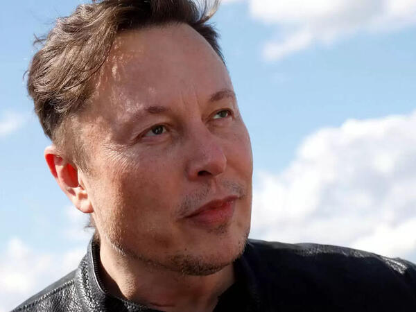 Elon Maskdan ŞOK AÇIQLAMA: <span class="color_red">İnsan beyninə çiplərin yerləşdirilməsi...</span>