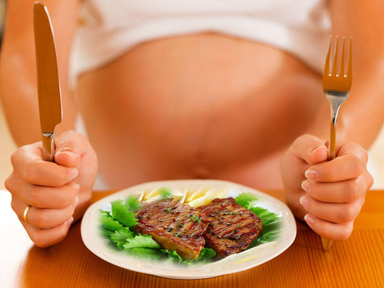 Приснилось есть мясо. Питание беременных мясо. Правильное питание беременной. Белковый обед для беременных.