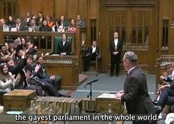 Deputat Britaniya parlamentini “dünyanın ən mavi parlamenti” adlandırdı - FOTO
