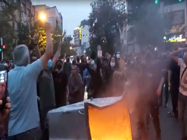 Tehran küçələri hazırda: &quot;Diktarora ölüm&quot; - VİDEO
