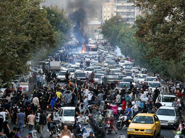İranda etirazlar zamanı 448 nəfər <span class="color_red">öldürülüb</span>