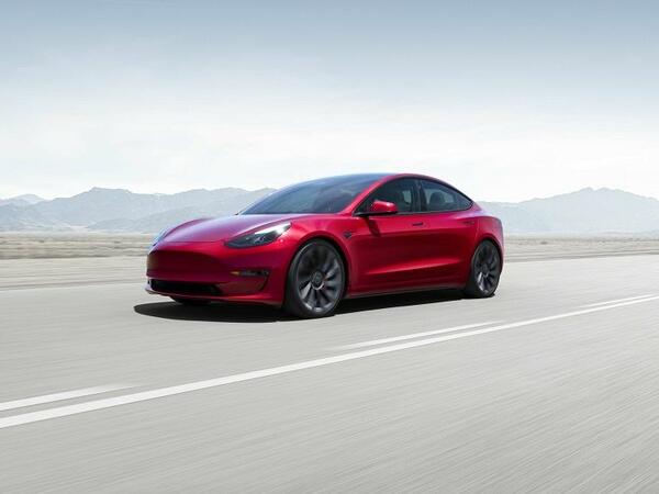 &quot;Tesla&quot; 430 mindən çox avtomobili <span class="color_red">geri çağırır</span>