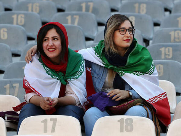 İranda qadınların kişi futbol oyunlarında iştirakına icazə veriləcək