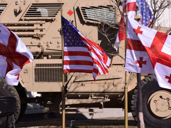 ABŞ Gürcüstana 140 ton hərbi yardım çatdırıb