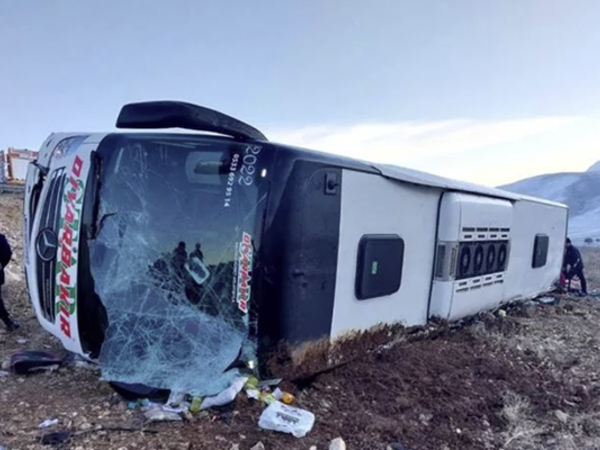 Türkiyədə sərnişin avtobusu aşdı - <span class="color_red">6 ölü, 36 yaralı</span>