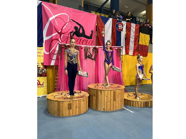 Gimnastlarımız Macarıstanda beynəlxalq turnirdə mükafat qazanıblar - FOTO