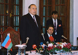 Heydər Əliyevin bir günü: 1994-cü ilin fevralında Türkiyəyə ilk rəsmi səfər - <span class="color_red">FOTO</span>