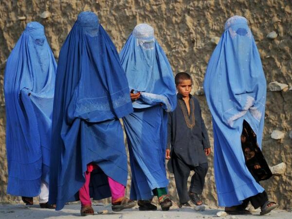 “Taliban”dan TƏLƏB: <span class="color_red">qızları dərhal məktəblərə qaytarın</span>