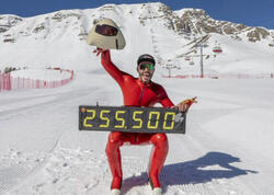 Xizəkçidən yeni dünya rekordu - 255 km/saat - VİDEO