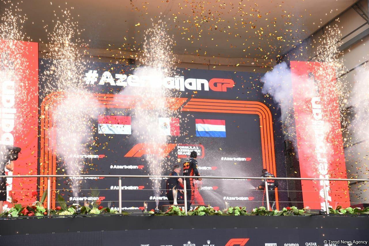 Формула азербайджан 2024. Формула 1 Баку 2023. Награждение победителей. Первая формула 1. Победитель Гран при.
