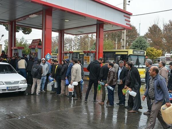 Ucuz benzin, yoxsa kül altında qığılcım - İranın molla rejiminin <span class="color_red">sancısı</span>