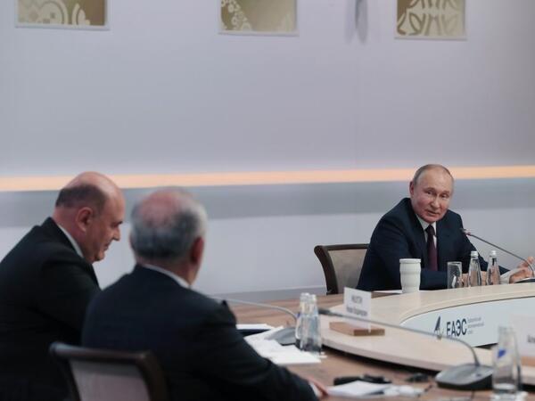 Əli Əsədov MDB Hökumət Başçıları Şurasının üzvlərinin Vladimir Putin ilə görüşündə iştirak edib - FOTO