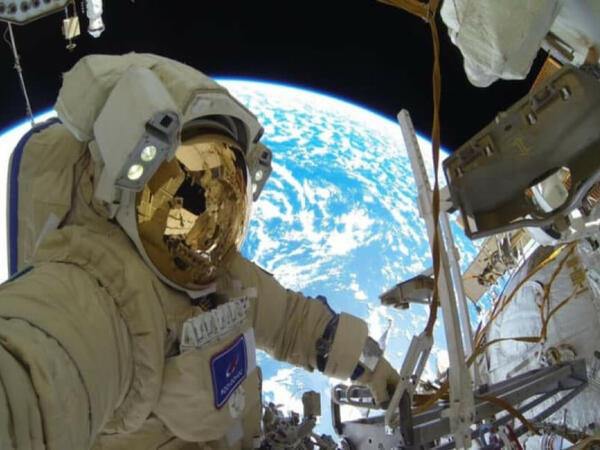 NASA astronavtları açıq kosmosa çıxdılar