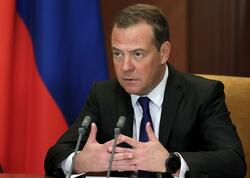 Medvedev: &quot;Rusiya NATO-ya müharibə elan edə bilər”