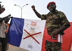 Nigerdən çıxan fransalı hərbçilər Çada yönəldilər
