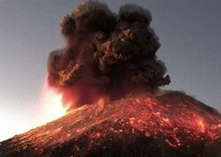 Aylardır aktiv olan vulkan <span class="color_red">“partlayıb”</span>