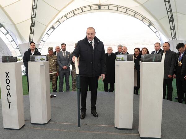 İlham Əliyev Xocalıda soyqırımı memorialının təməlini qoyub - FOTO