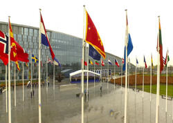 İsveç bayrağı NATO-nun baş qərargahında qaldırıldı - FOTO
