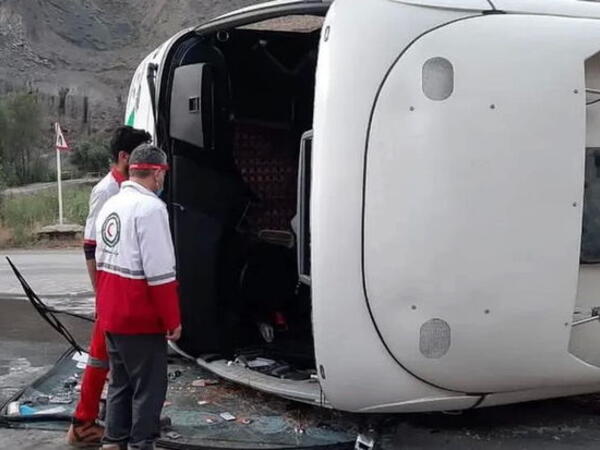 İranda sərnişin avtobusu aşıb: Ölən və yaralananlar var - FOTO