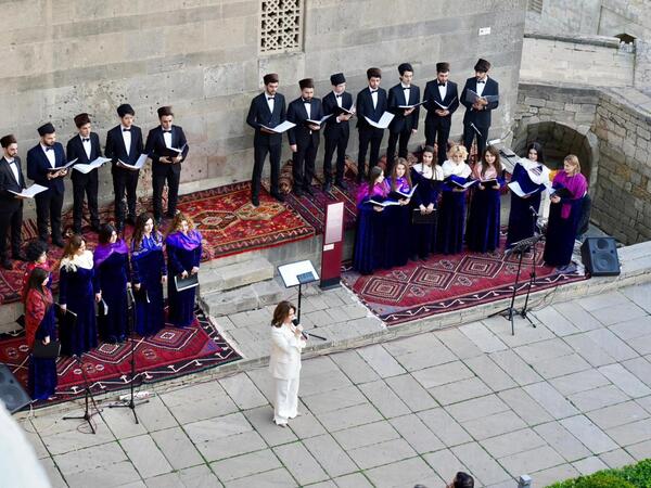 Şirvanşahlar Saray Kompleksində Cahangir Cahangirov adına Xorun konserti keçirilib - FOTO