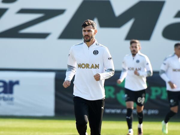 Azərbaycanlı futbolçu 4 oyundan sonra qalib gəlib