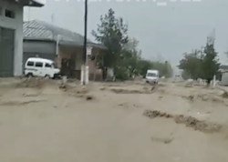 Güclü yağış nəticəsində Səmərqəndi su basdı