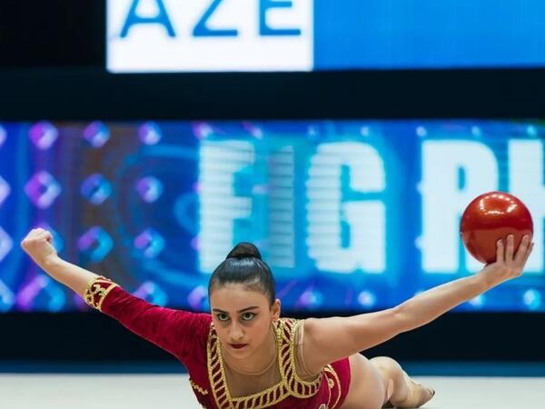 Zöhrə Ağamirova iki növdə Avropa kubokunun finalına çıxdı