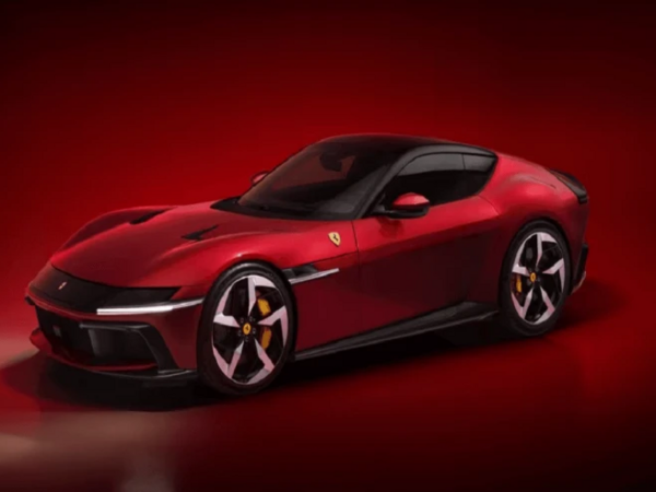 “Ferrari” super güclü avtomobili təqdim etdi - <span class="color_red">FOTO</span>