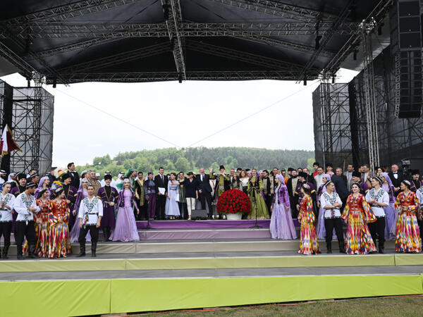 Prezident və birinci xanım Şuşada “Xarıbülbül” festivalının açılışında iştirak ediblər -