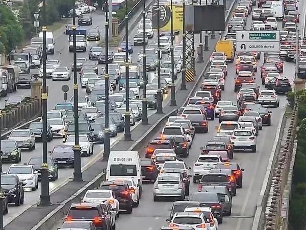 Bakıda sıxlıq olan yollar - SİYAHI